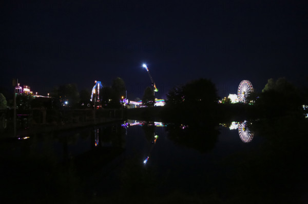 Fairground in Ulm Friedrichsau at night, folk festival, hustle and bustle, fair, Ferris wheel,
