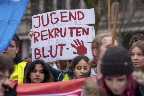 School strike against military service, around 600 participants in a demonstration against the