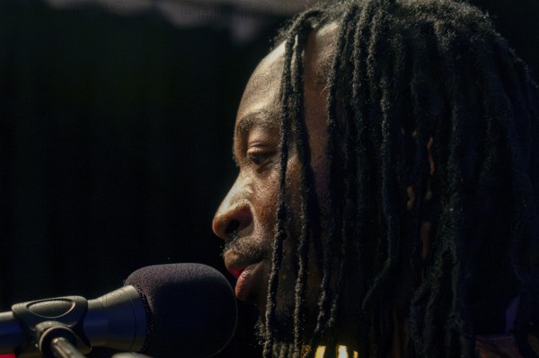 KABUMBAYI JOH, singer, producer and multi-instrumentalist, Congo, KABUMBAYI JOH & band, African