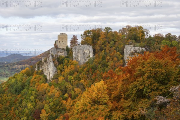Indian summer on the Swabian Jura in the Nenninger Valley with the ruins of Reussenstein Castle