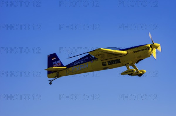 An Extra EA-300 from Extra Flugzeugproduktions- und Vertriebs GmbH with registration D-EXBH during