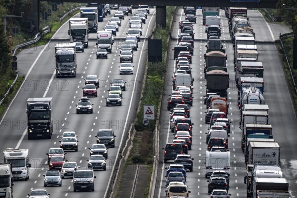 Traffic jam on the A3 motorway between the Hilden junction and the Mettmann junction, view to the