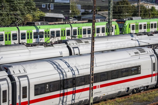 ICE trains on the railway line, S-Bahn train, north of Düsseldorf main station, North