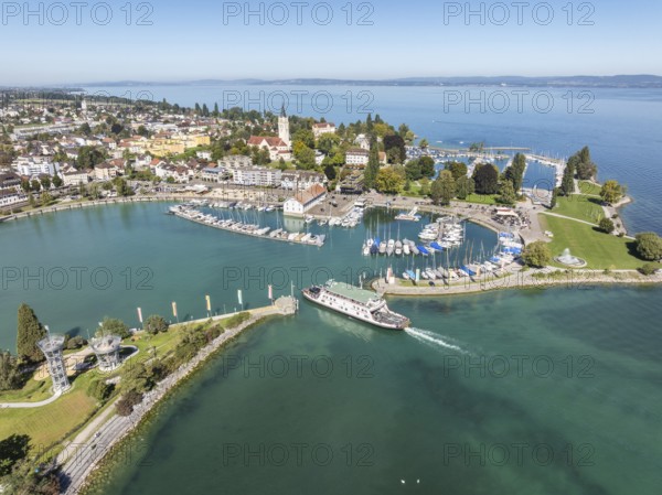 Harbour area, ferry port, marina, marina of Romanshorn with Seepark and the incoming ferry MF