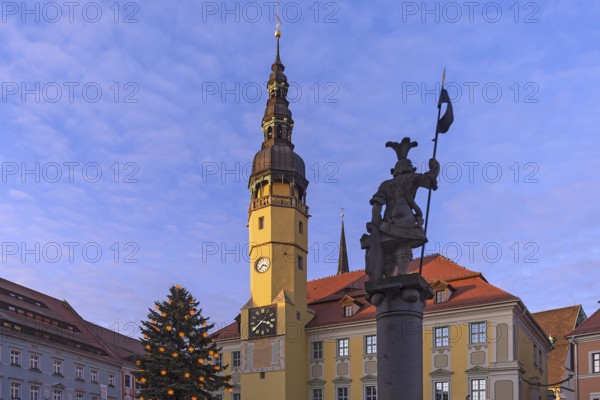 Town Hall, 17th century, in front fountain statue of Knight Dutschmann, Christmas tree, Bautzen,
