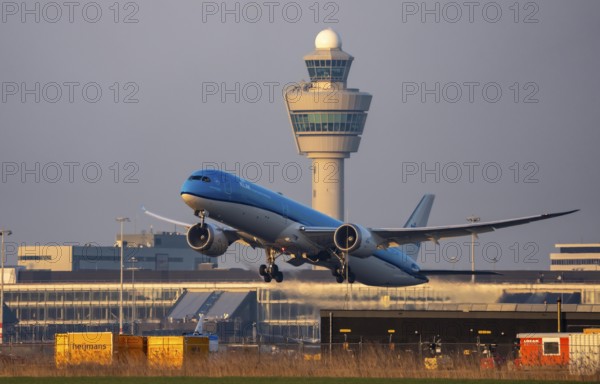 KLM Boeing 787-10 Dreamliner, aircraft taking off from Kaagbaan runway, 06/24, at Amsterdam