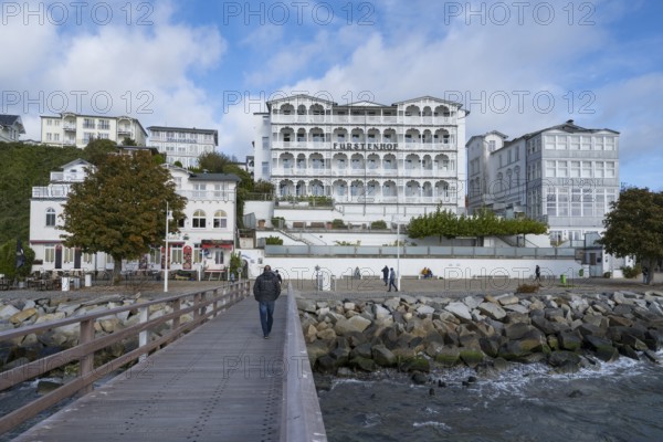 Historic villas and hotel Fürstenhof on the lakeside promenade, spa architecture, Sassnitz, Rügen,