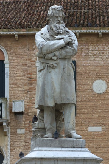 Monument by Nicolo Tommaseo, 1802-1874, Italian writer, statue by Francesco Barzaghi, Campo Santo
