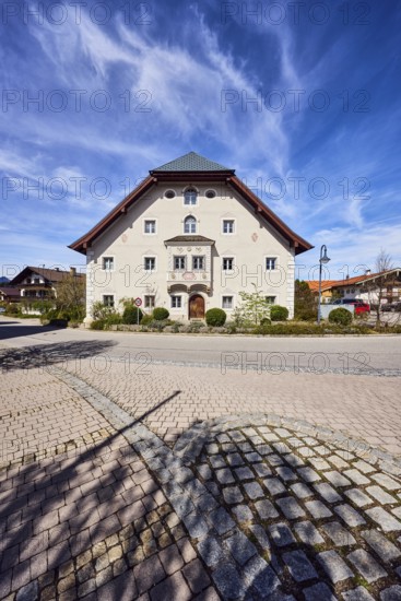 Houses, alpine buildings, general architecture, façade with bay window, windows and façade
