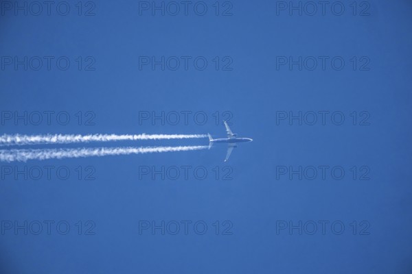 Airplane, with contrails