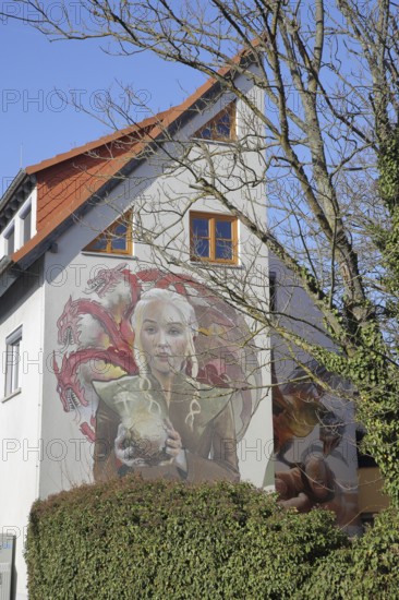 Mural Game of Thrones by CASE MacClaim 2016, Daenerys Targaryen with egg and dragon, ball, street