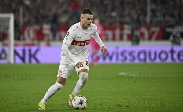 Badredine Bouanani VfB Stuttgart (27) Action on the ball Football UEFA Europa League, MHPArena, MHP