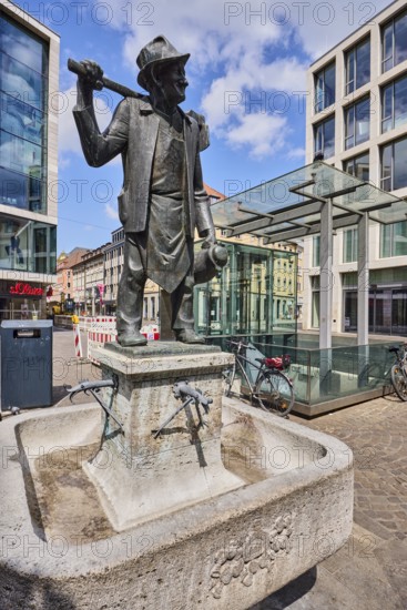 Häckerbrunnen, fountain with bronze sculpture, sculptor Richard Rother, general architecture,