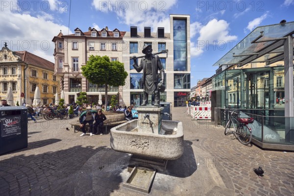 Häckerbrunnen, fountain with bronze sculpture, sculptor Richard Rother, square, general