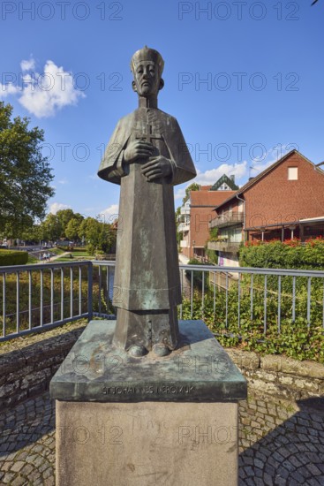 Saint John Nepomuk bridge saint, general architecture, houses, brick buildings, residential