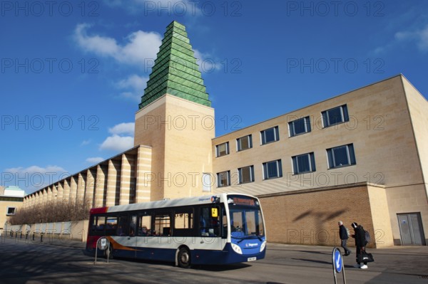 Oxford, England, UK. February 6th 2020 City Bus passing the Said Business School, Oxford
