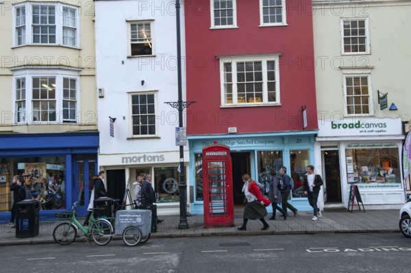 Oxford, England, UK. February 2nd, 2020 Shops and shopping along Broad Street, Oxford City Center,