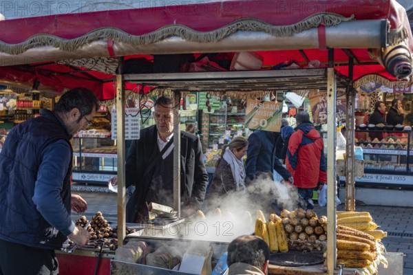 Istanbul, Turkey. January 7th 2025 Roasted chestnuts and grilled corn on the cob being served from