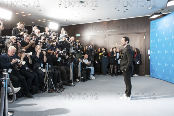 Callum Turner (actor) at a photocall for the film Rosebush Pruning at the Berlinale at the Hyatt
