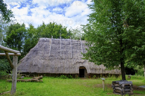 Bajuwarenhaus, Bajuwarensiedlung, Freilichtmuseum, excavation, archaeology, Kirchheim, Upper