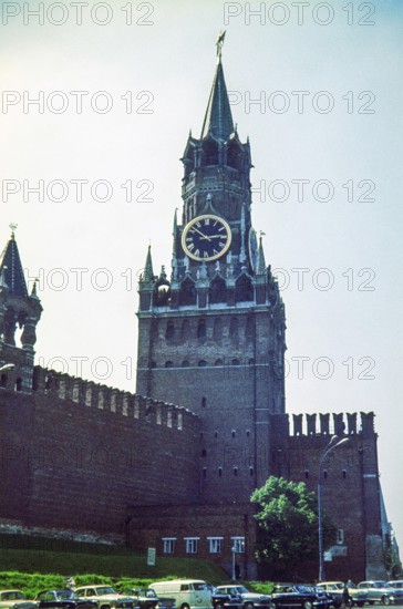 Spasskaya Tower, Tower of the Saviour, Kremlin complex of buildings, Moscow, Russia, built 1491 by