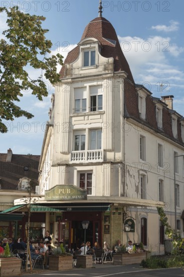Dole, France. September 20th 2024 The 2nd Northwich Avenue Pub, Dole, France. Beside the River