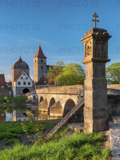 Ornbau im Altmühltal in the evening light, medieval stone bridge over the river Altmühl, Altmühl
