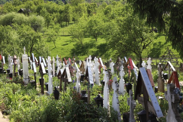 Biserica Sfantul Ierarh Nicolael, Saint Nicholas Church, the cemetery, in the municipality of
