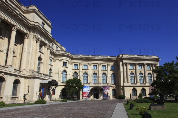 Romania, capital Bucharest, Bucuresti, sculptures in front of the National Museum of Art, the