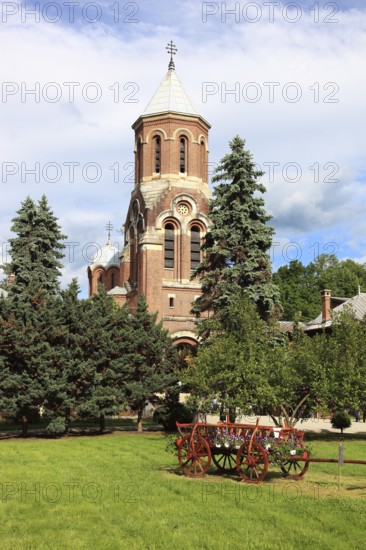 Chapel, Paraclisul, the Curtea de Arges Episcopal Palace, one of the most famous pilgrimage sites