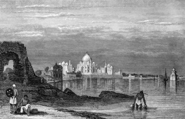 Taj Mahal or Taj Mahal mausoleum, city of Agra on the Yamuna River, state of Uttar Pradesh, India,