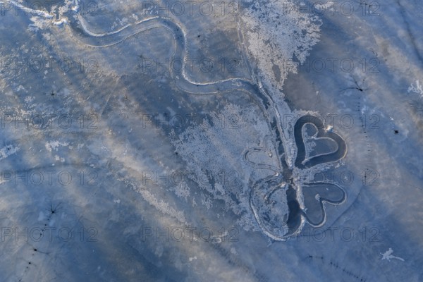 Lake, frozen, ice, heart, art, hoarfrost, cold, winter, sunny, aerial view, Riegsee, Murnau,