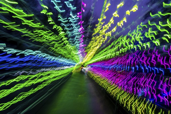 Light, tunnel, in motion, light tunnel, changes light color, light installation at park lights in
