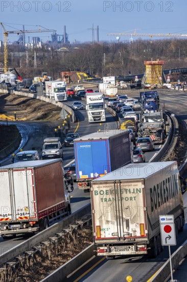 A3 motorway at the Duisburg-Kaiserberg interchange, constricted lanes, heavy traffic, complete