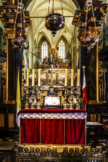 Mausoleum of St. Stanislaw, Krakow Bishop and Patron of Poland, 11th century, canopy with gilded