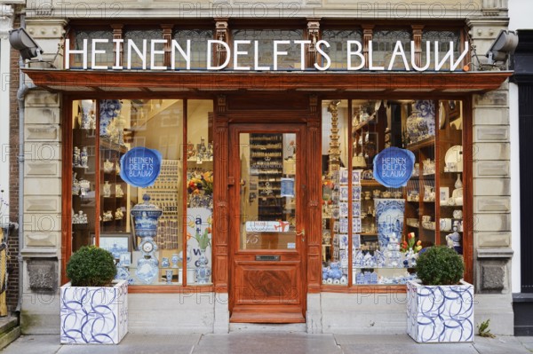 Shop, entrance and window with Delft porcelain, Delft, Delft Blue, Delft, South Holland,