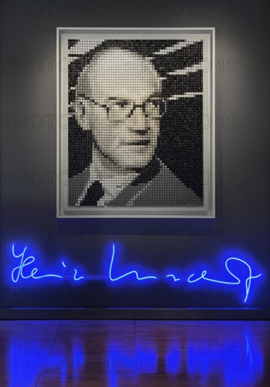 Portrait of Heinz Nixdorf from 3691 used computer keys, pixel art by Peter Schönwandt with the