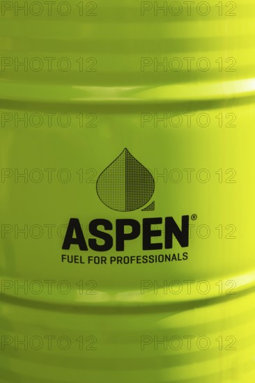 Close-up of Aspen 52.8 gallon gas fuel drum for professionals for filling up small 2 stroke engine