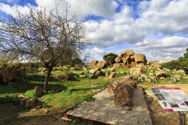 Rubble field, destruction, ruins, temple of Olympian Zeus with display board, Telamon, Cumulus,