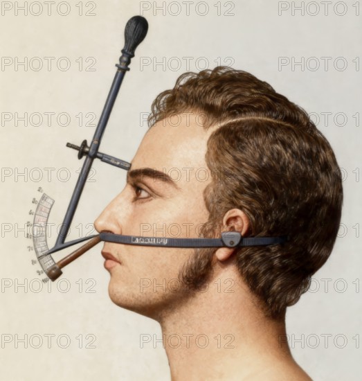 Median facial goniometer of Pierre Paul Broca, 1824 – 1880, French physician, anatomist and