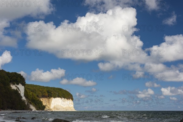 View of chalk cliffs in Jasmund National Park on Rügen, Sassnitz, Rügen, Mecklenburg-Western