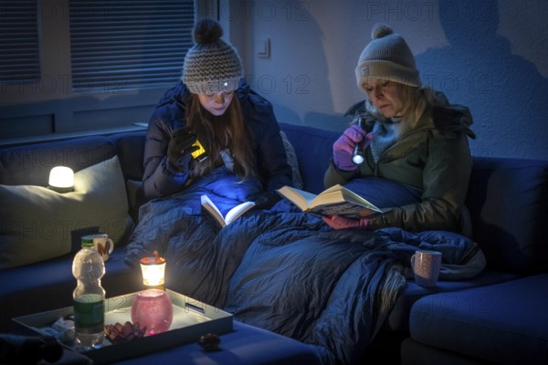 Symbolic picture blackout, extensive, prolonged power failure, in private surroundings, without