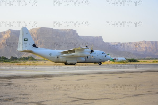In Seiyun, Yemen on January 04, 2026, a Royal Saudi Air Force transport aircraft arrives at Seiyun
