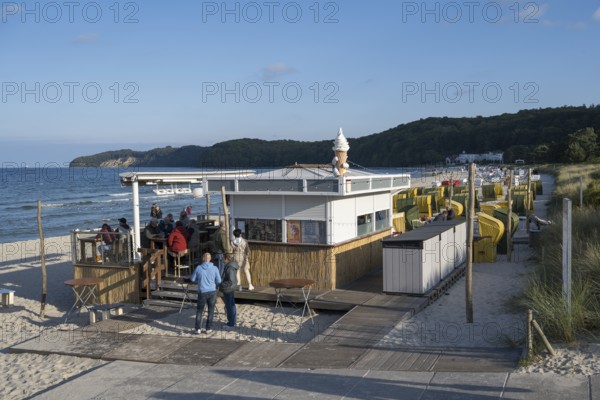 Beach bar on the sandy beach, Binz, seaside resort, Rügen island, Baltic Sea, Mecklenburg-Western