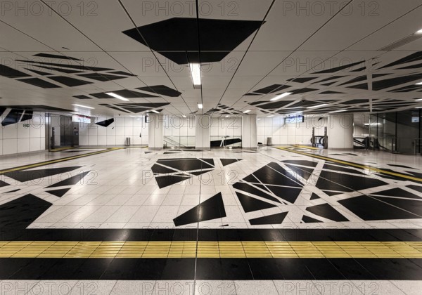 Artwork titled Surround by Heike Klussmann at the Pempelforter Straße subway station, Werhahn Line,