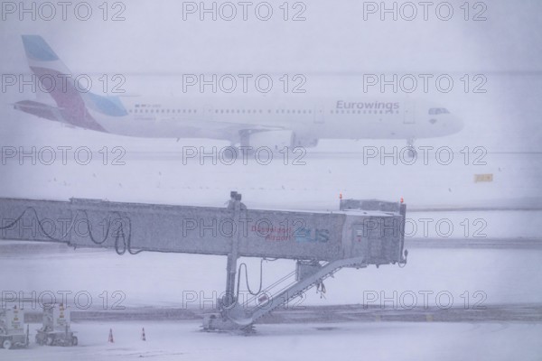 The onset of winter in North Rhine-Westphalia, flight operations were maintained at Düsseldorf