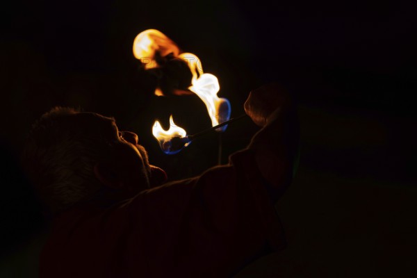 Fire Breather, Raunacht, Winter, Waldburg Castle, Waldburg, Allgäu, Baden-Württemberg, Germany