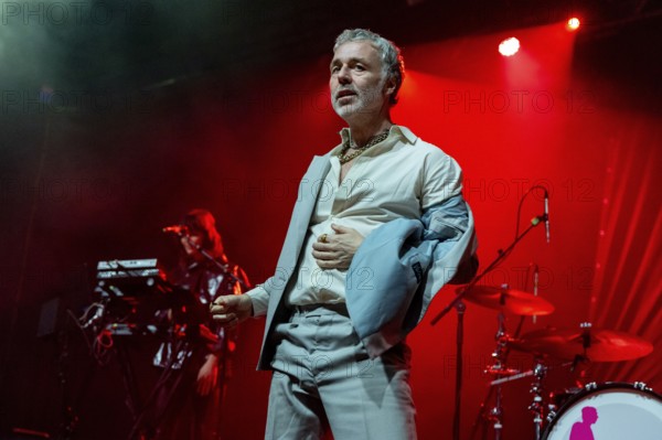 BAXTER DURY (son of Ian Dury), musician, singer, indie/pop, GB, ALLBARONE TOUR, live on 01.12.2025