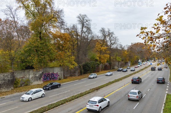 Cannstatter Straße in Stuttgart, federal road B14. The city wants to dismantle the six-lane road