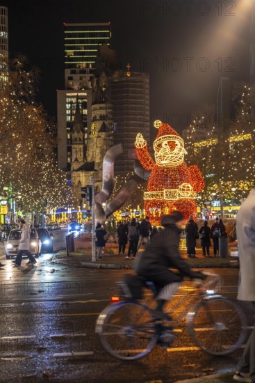 Christmas decoration, light decoration, in Berlin, Tauentzienstraße, view of the Memorial Church on